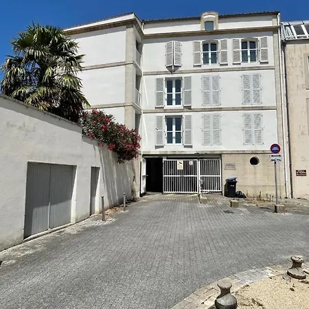 2 Pieces Avec Parking En Coeur De Ville - Appartement Lumineux Et Calme La Rochelle  Exterior photo