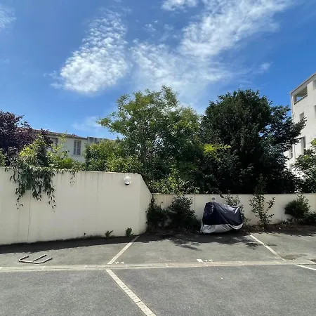 2 Pieces Avec Parking En Coeur De Ville - Appartement Lumineux Et Calme La Rochelle  Exterior photo