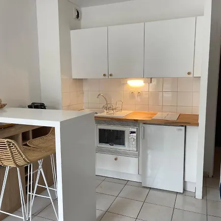 2 Pieces Avec Parking En Coeur De Ville - Appartement Lumineux Et Calme La Rochelle  Exterior photo